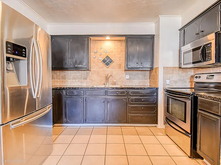 401 W Polk St — Photo 11