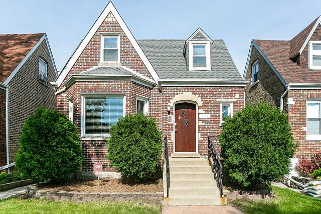 1st image of 2904 N Melvina Ave