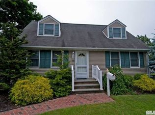 78 Hawthorne Rd, East Norwich, NY 11732