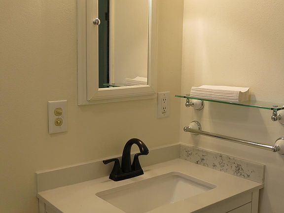 5th image of 2414 78th Ave NE