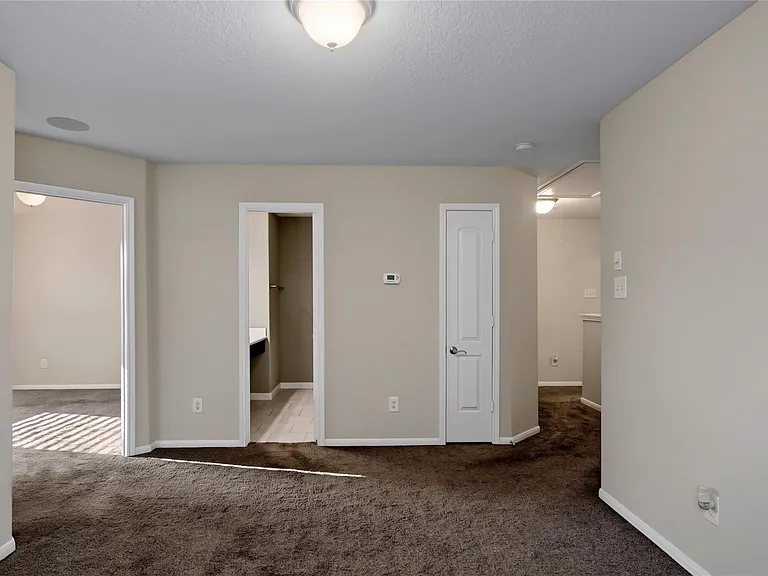 8403 Columbia Forest Dr — Photo 14