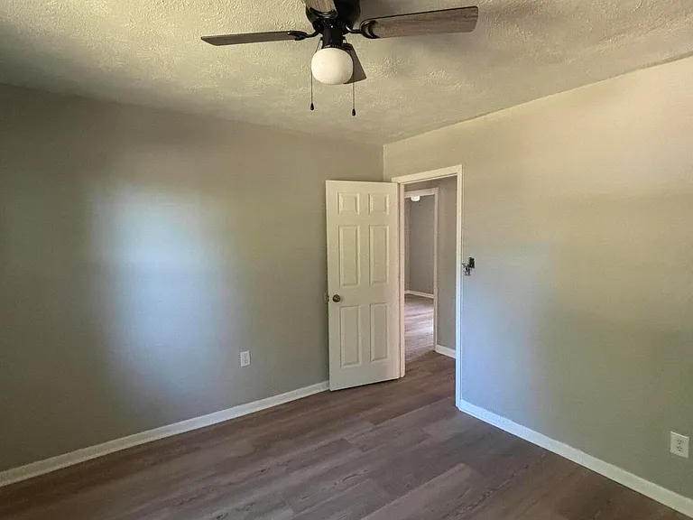 2605 Shalimar Dr — Photo 9