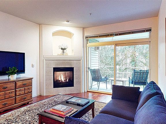 3rd image of 12712 Admiralty Way #E-103