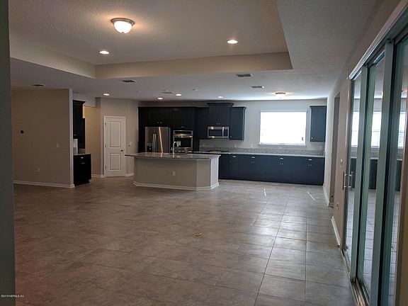 4th image of 19 Greenview Ln