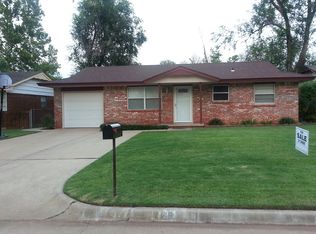 720 S Brookview Ln, Mustang, OK 73064