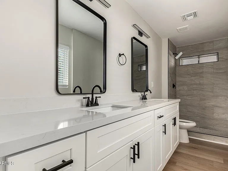 818 W Elna Rae St — Photo 15