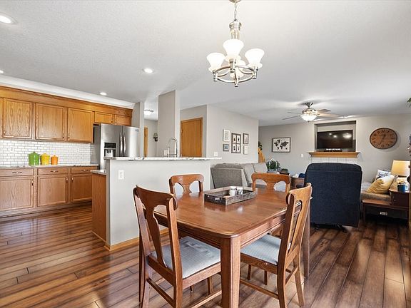 4th image of 2929 SW Meadow Ridge Dr