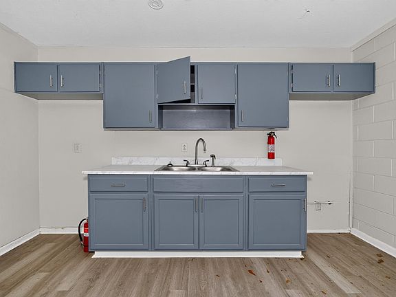 4th image of 1011 Abraham St