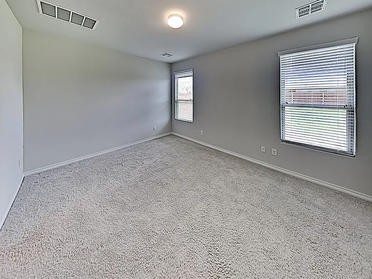 2516 Caden Ct — Photo 10
