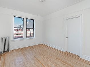 22-05 37th St #2I, Astoria, NY 11105