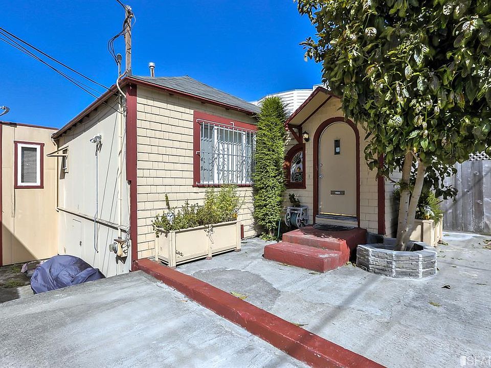 1st image of 204 Theresa St