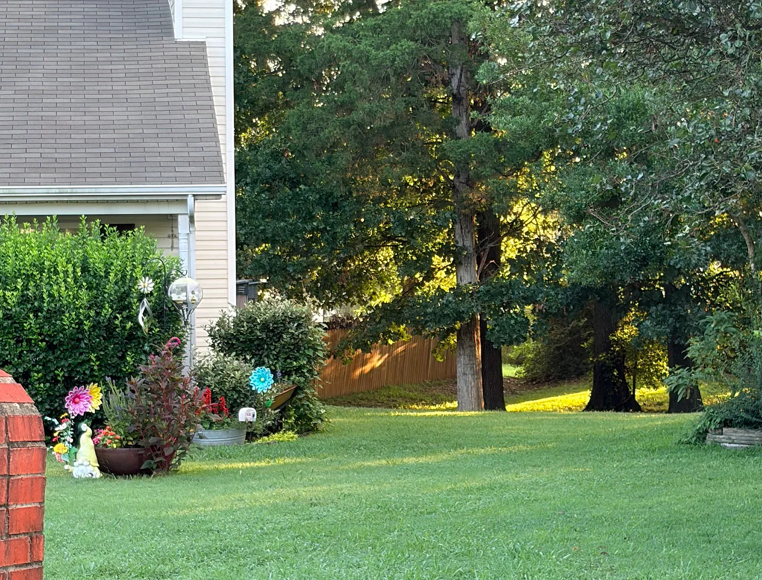 3 bed, 1295 sqft, $2,000 — Photo 3