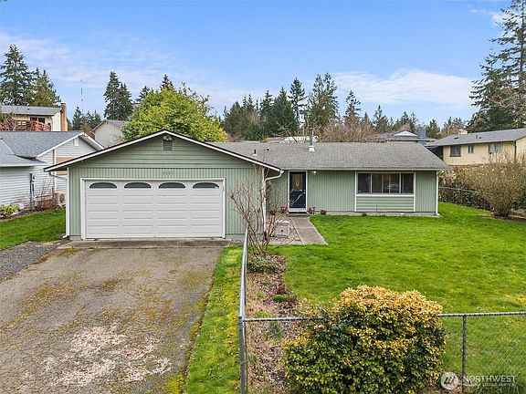 3rd image of 6664 Helena Drive NE