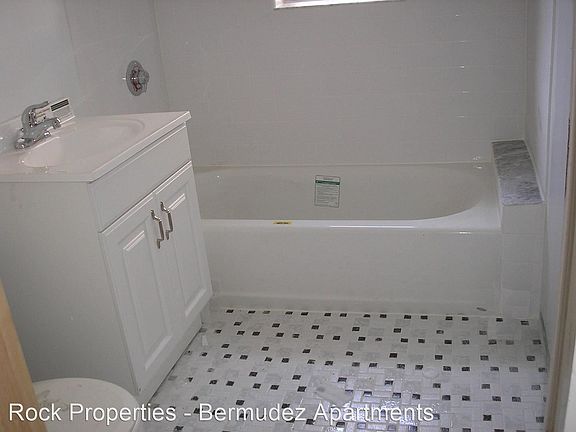 5th image of 1464 Lexington Pl APT 318