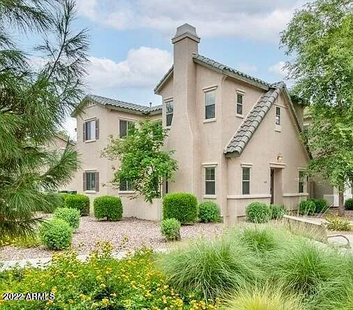 4 bed, 2.5 bath, 1913 sqft, $1,999 — Photo 1