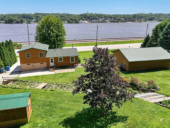 2nd image of 1128 N Cody Rd