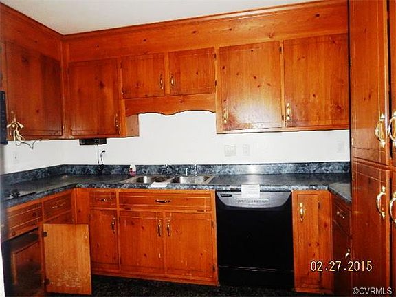 4th image of 410 N Carolina Ave