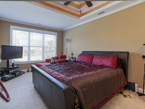 2nd image of 335 Stillwood Dr
