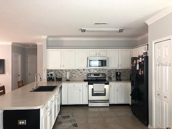 3rd image of 538 Brentford Ct