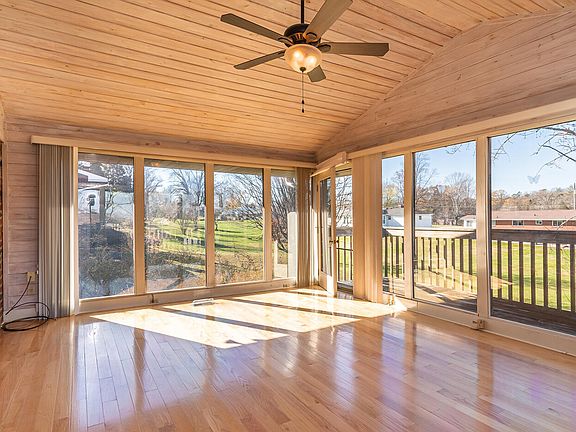 4th image of 615 Tedlo Ln