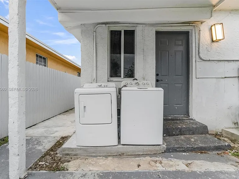4530 SW 25th St — Photo 31