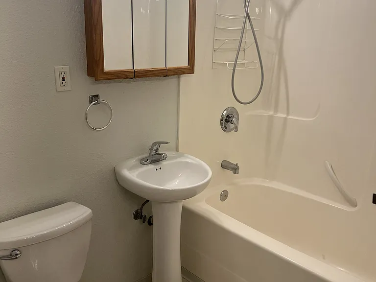 upstairs bath w/ tub