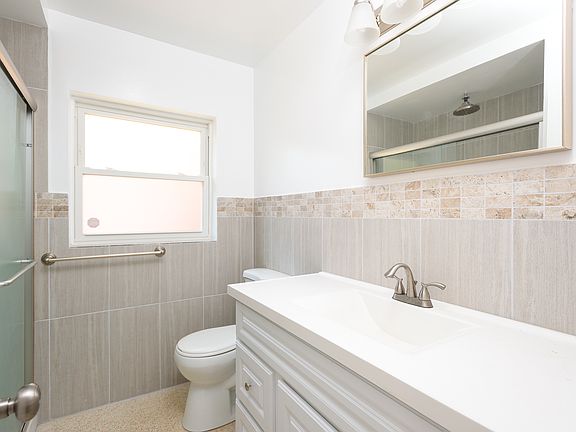 4th image of 1048 Charles St