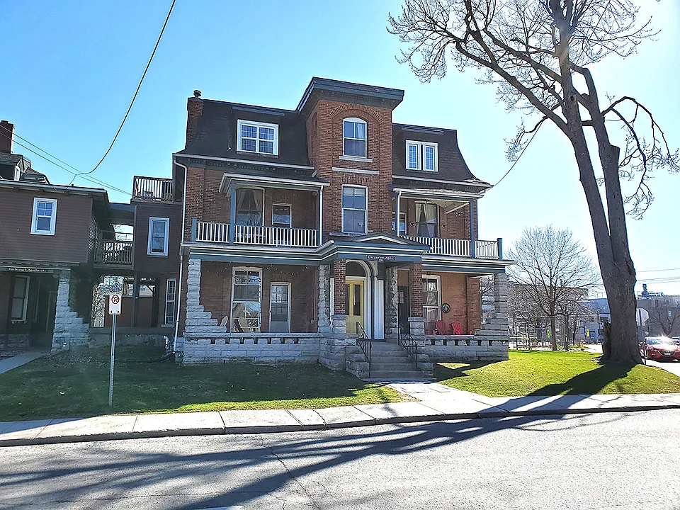 174 Earl St #8