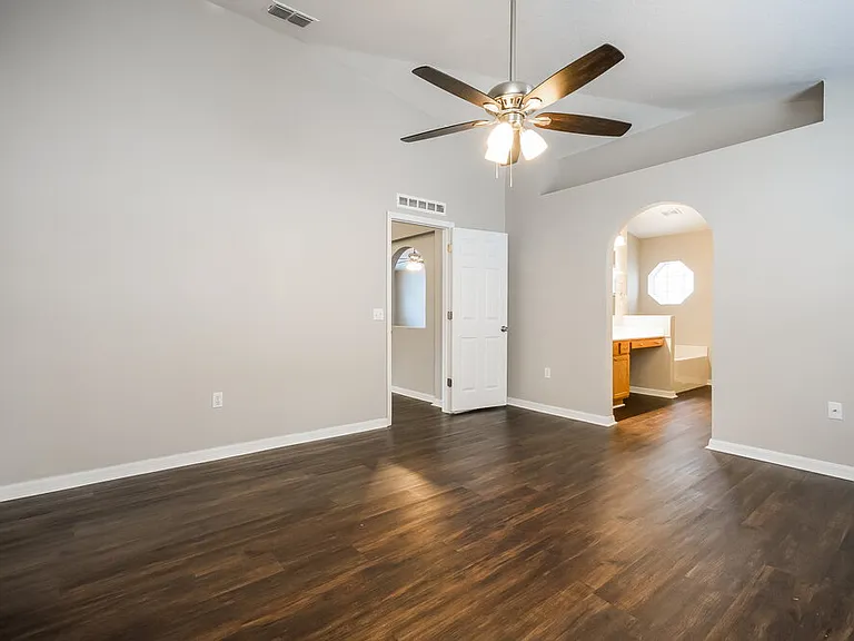 2420 Tealwood Cir — Photo 11