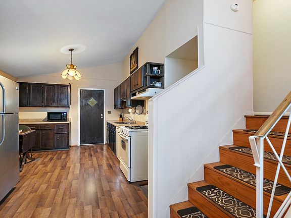 5th image of 906 Garfield Ct