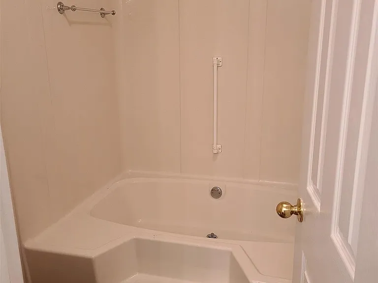 358 Mirabelle Dr — Photo 18