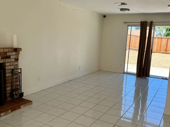 311 Yosemite Dr, Tracy, CA 95376
