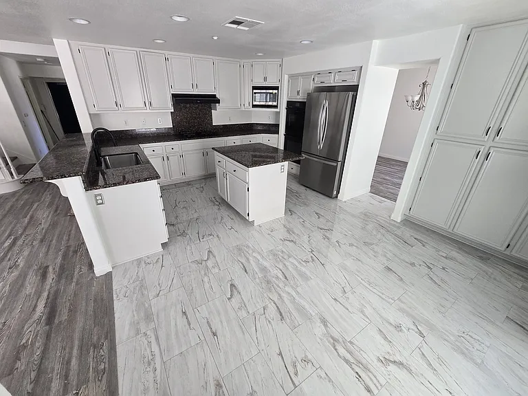 2136 Pointe Pkwy — Photo 2