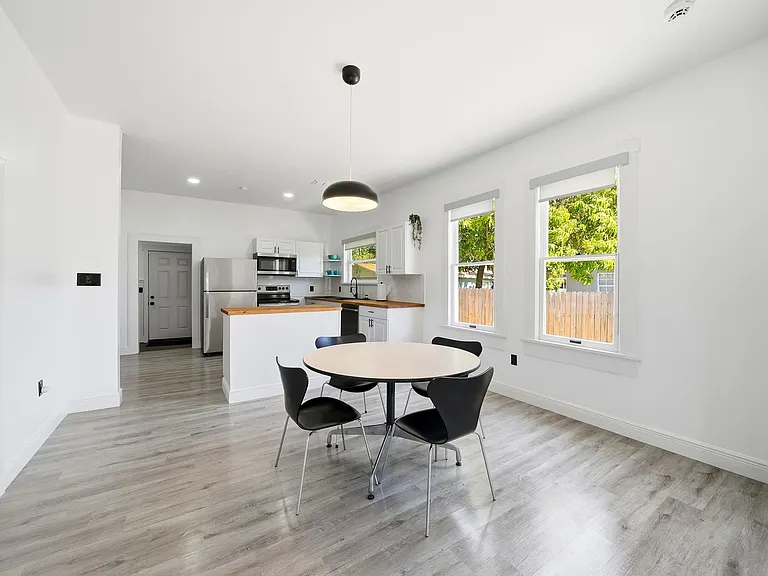 1024 E 19th Ave — Photo 5