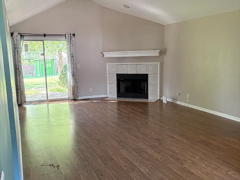 11834 Virginia Ave — Photo 13