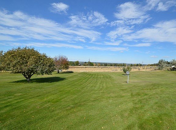 2nd image of 4985 E Comish Dr