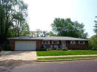 1902 Highwood Ave, Pekin, IL
