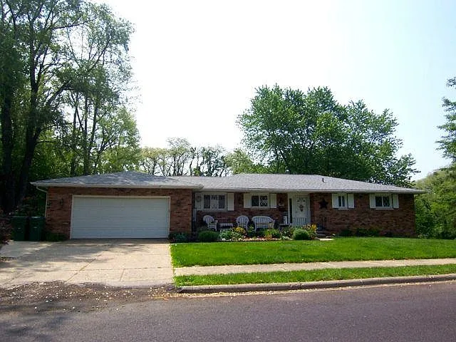 1902 Highwood Ave photo 1