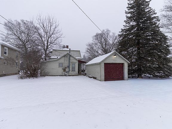 3rd image of 628 S Oak St