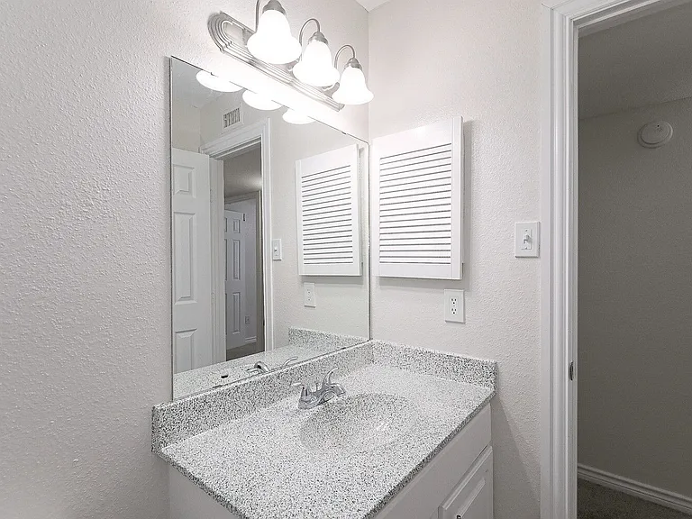 Ferry Road Apartments — Photo 12