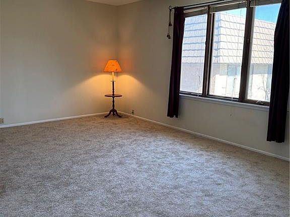 4th image of 470 W 104th St Unit D