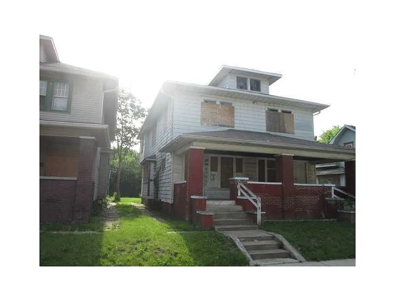 631 Eastern Ave photo 1