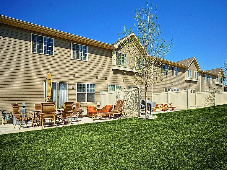 2865 Radius Cir — Photo 2