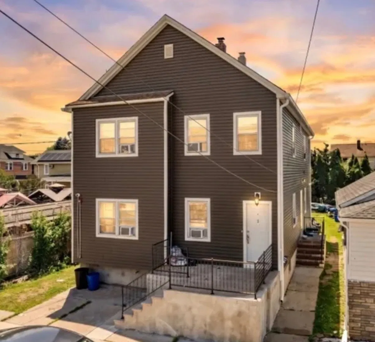 2 bed, 600 sqft, $2,050 — Photo 1