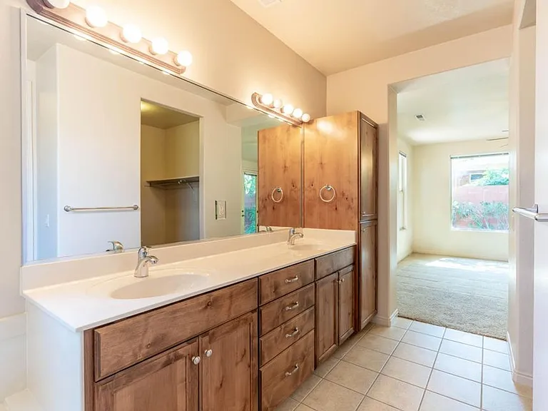 253 S 260 W — Photo 12