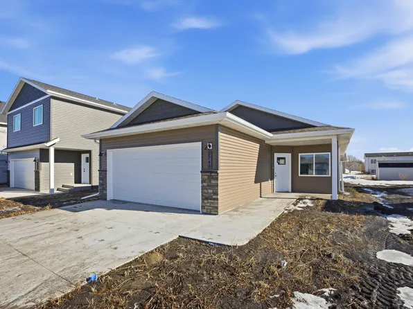 3740 33rd St S, Moorhead, MN 56560