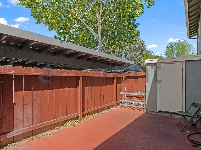 4880 Saginaw Cir — Photo 23