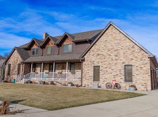2304 Saint Andrews Dr, Columbus, NE 68601