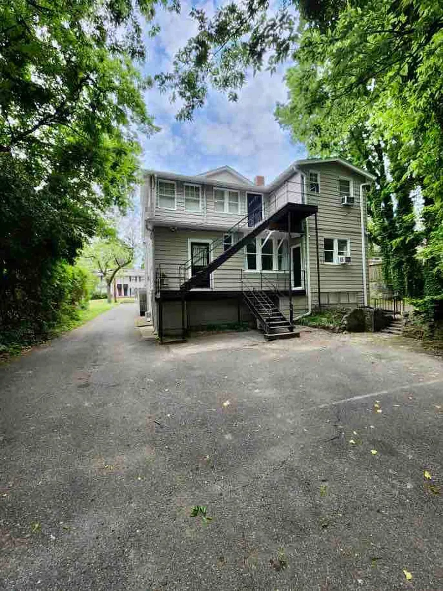 Building Photo - 2109 Harbert Ave #3