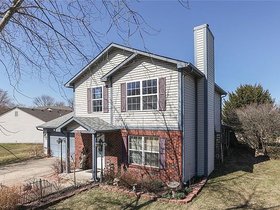 4th image of 906 Governors Ln
